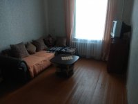 Сдается трехкомнатная квартира на длительный срок в Черниковке.