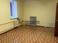 Сдаётся трехкомнатная квартира на длительный срок,в Кировском районе.